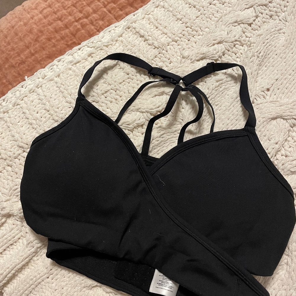 Alphalete sports bra